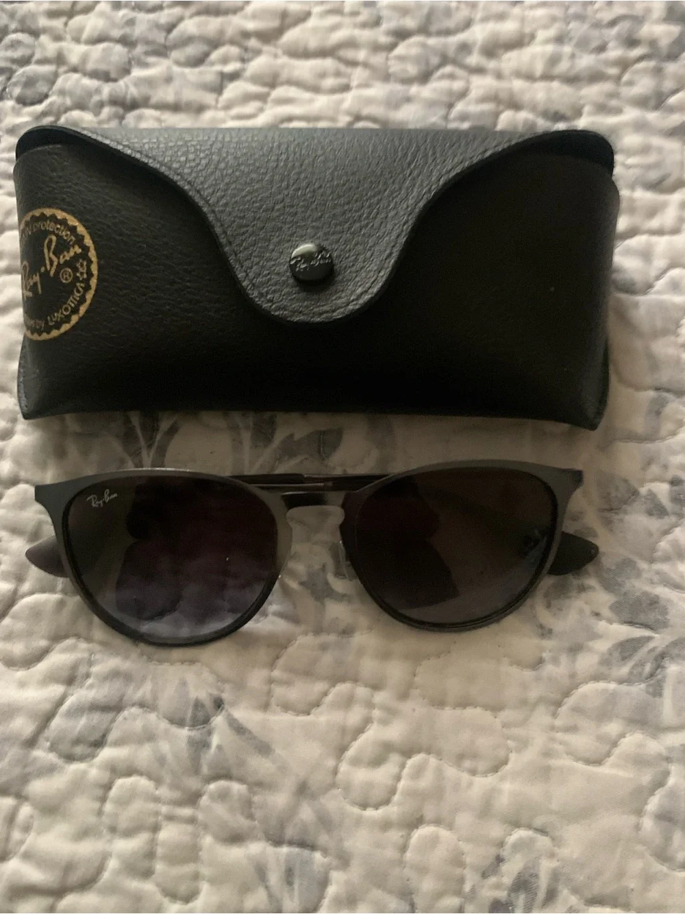 Ray-Ban Black and Gold Clubmaster Sunglasses with Dark Green Lenses
